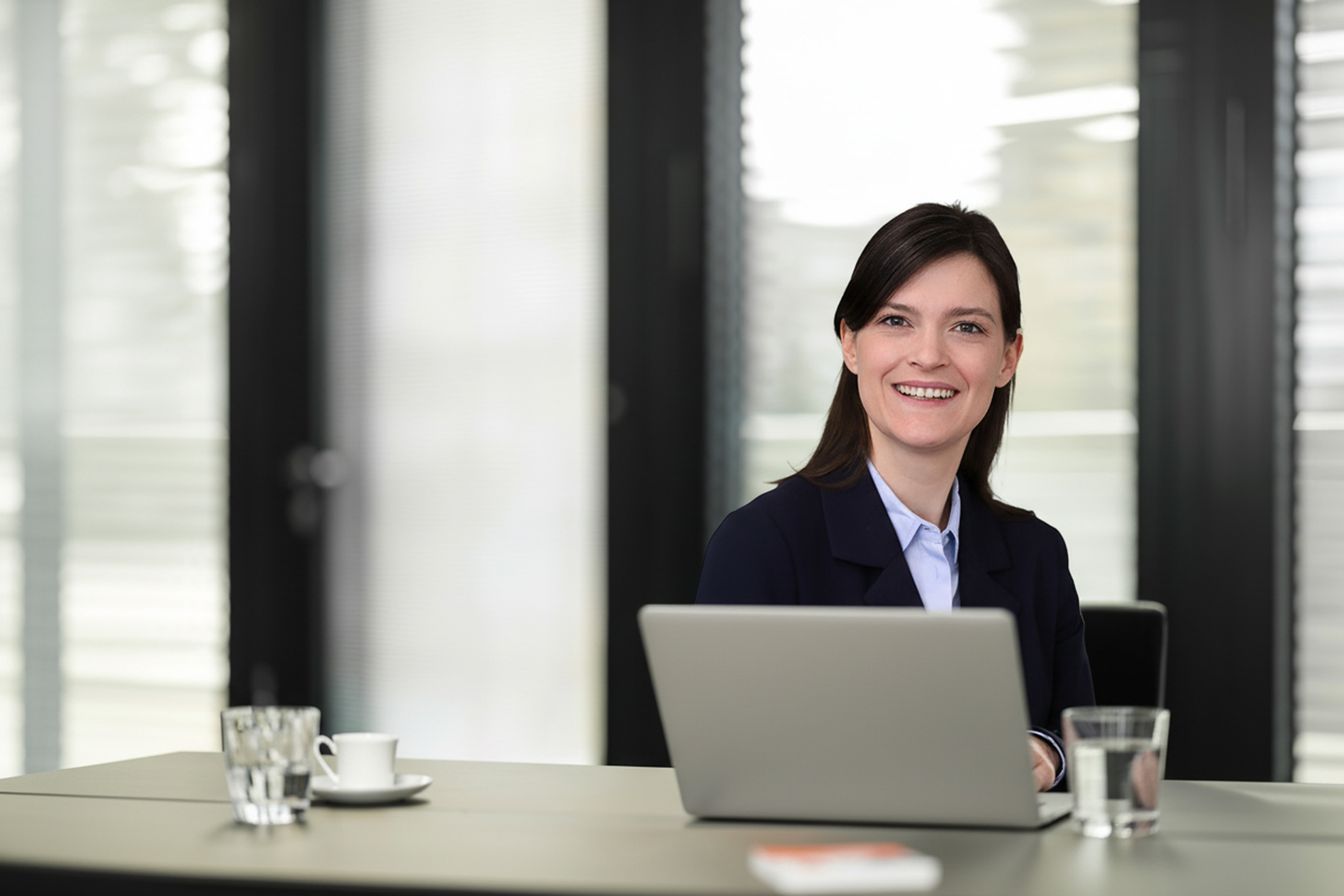 Dr. Claire Vierbuchen, LL.B. (Köln/Paris 1)